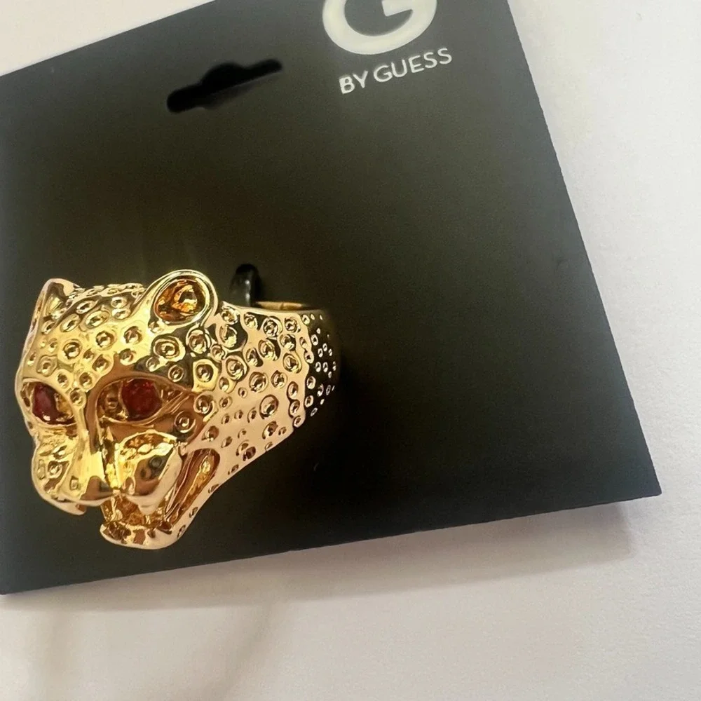 G by Guess Red Eye Jaguar Ring Size 11‎